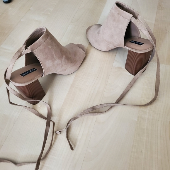 Parker And Sky Open Toe Tan Shoe Size 11 - Picture 2 of 10